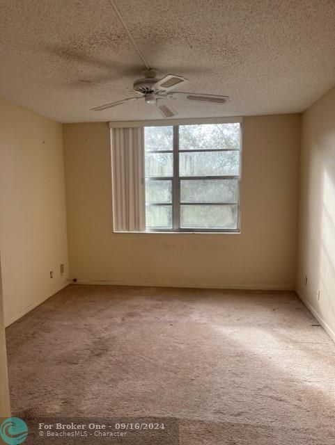 Active With Contract: $179,900 (2 beds, 2 baths, 1054 Square Feet)