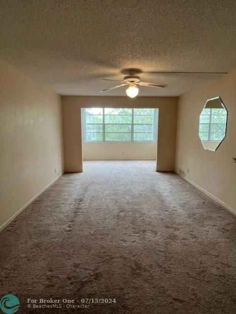 Active With Contract: $179,900 (2 beds, 2 baths, 1054 Square Feet)