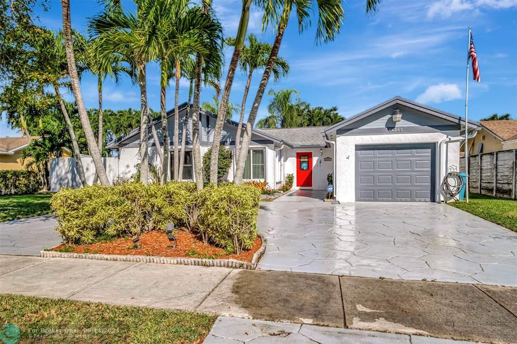 Active With Contract: $625,000 (4 beds, 2 baths, 1546 Square Feet)