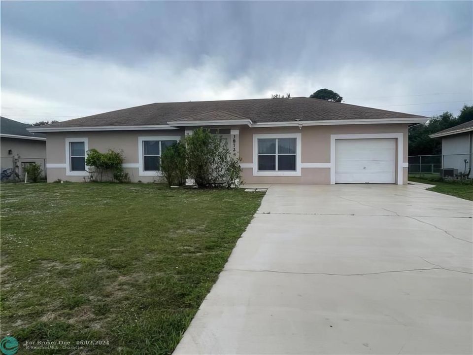 Recently Sold: $279,900 (4 beds, 2 baths, 1536 Square Feet)
