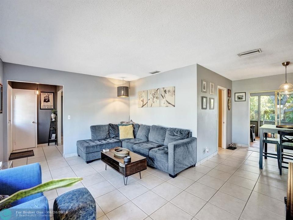Recently Sold: $629,000 (3 beds, 2 baths, 1656 Square Feet)