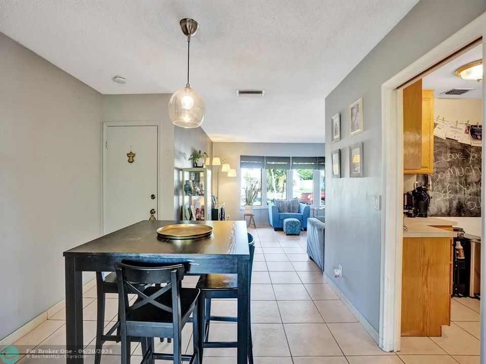 Active With Contract: $629,000 (3 beds, 2 baths, 1656 Square Feet)