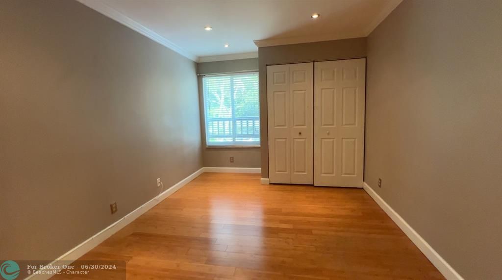 Recently Rented: $2,750 (2 beds, 2 baths, 1349 Square Feet)