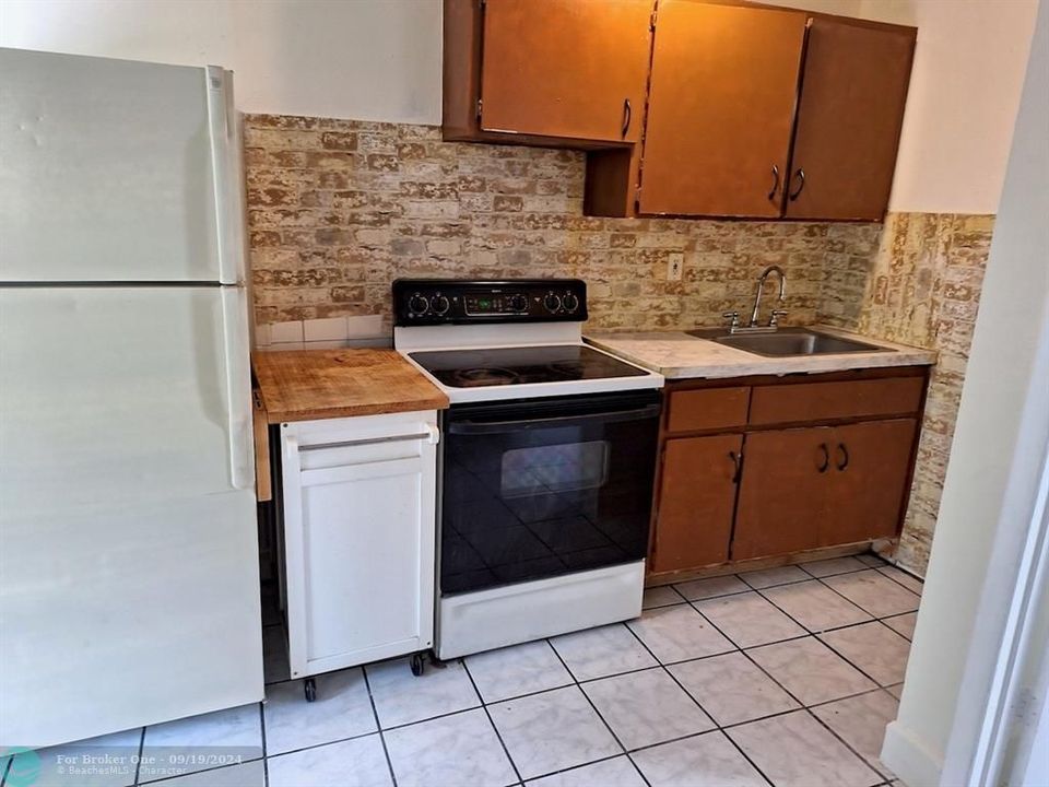 Recently Rented: $1,300 (1 beds, 1 baths, 3780 Square Feet)