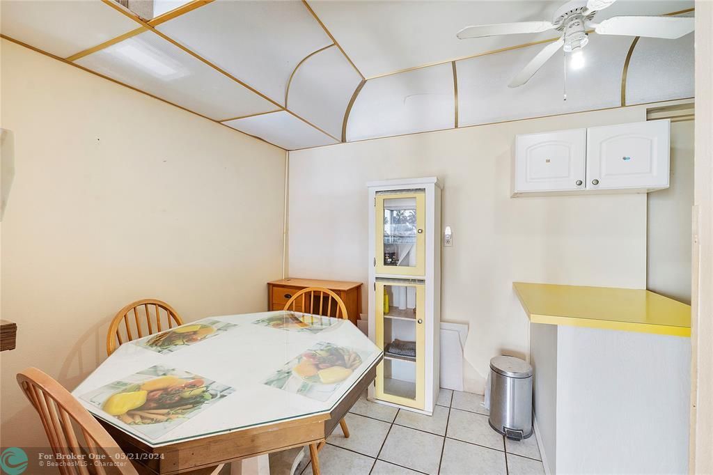 Active With Contract: $119,500 (1 beds, 1 baths, 825 Square Feet)