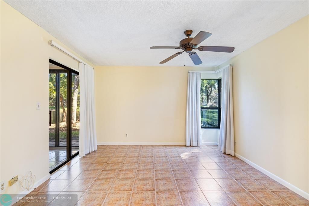 Active With Contract: $249,500 (2 beds, 2 baths, 1079 Square Feet)