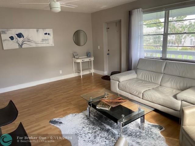 Active With Contract: $119,000 (1 beds, 1 baths, 703 Square Feet)