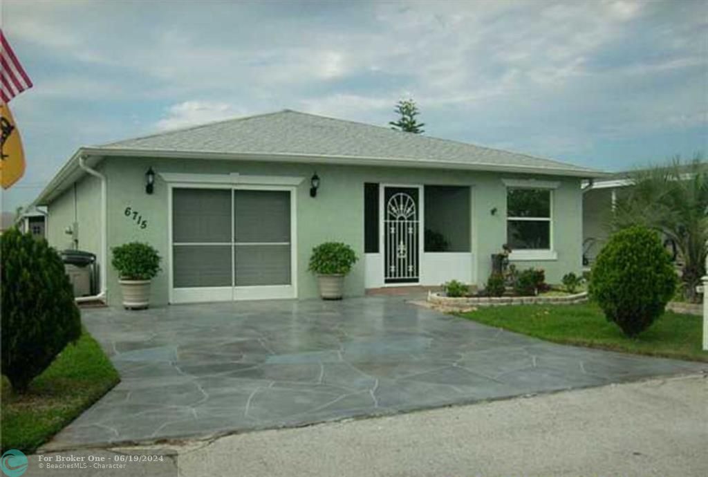 For Sale: $169,999 (2 beds, 2 baths, 1351 Square Feet)