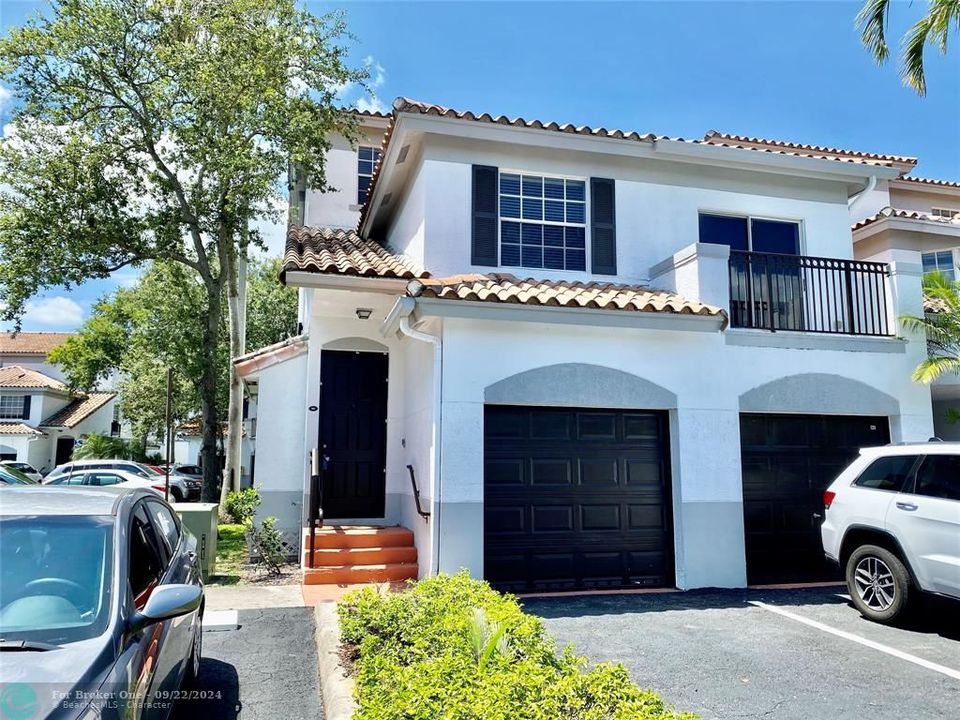 En Venta: $398,000 (3 camas, 3 baños, 1285 Pies cuadrados)