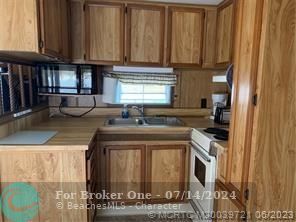 For Sale: $225,000 (1 beds, 1 baths, 412 Square Feet)