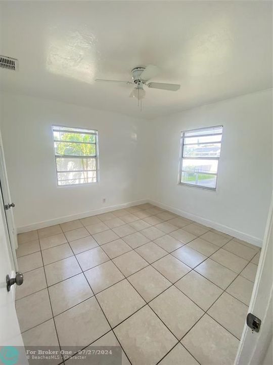 Recently Sold: $2,300 (2 beds, 1 baths, 2406 Square Feet)
