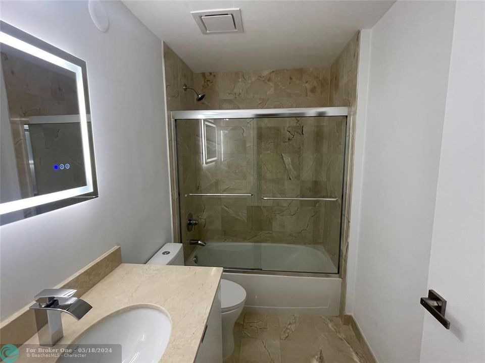 待售: $999,900 (3 贝兹, 3 浴室, 2566 平方英尺)