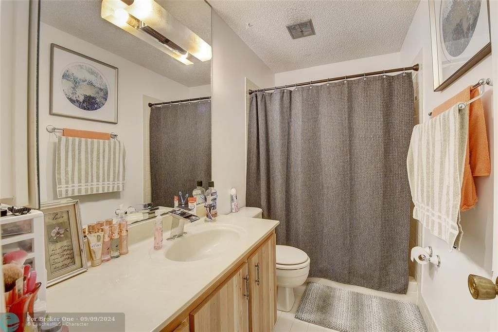 For Sale: $245,000 (2 beds, 2 baths, 1500 Square Feet)