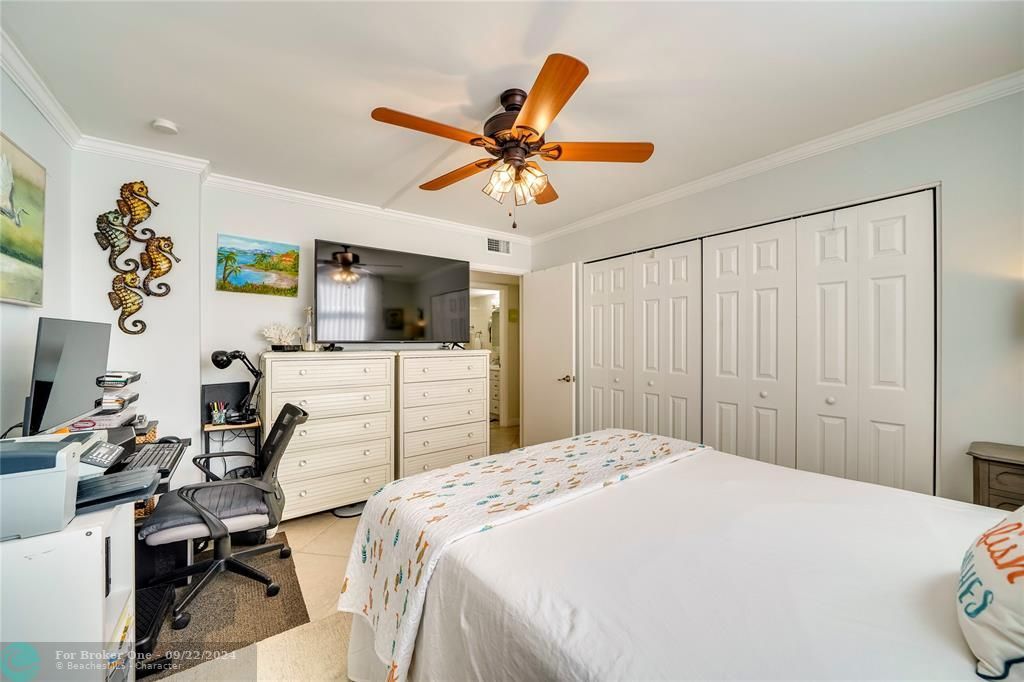 For Sale: $485,789 (2 beds, 2 baths, 1370 Square Feet)