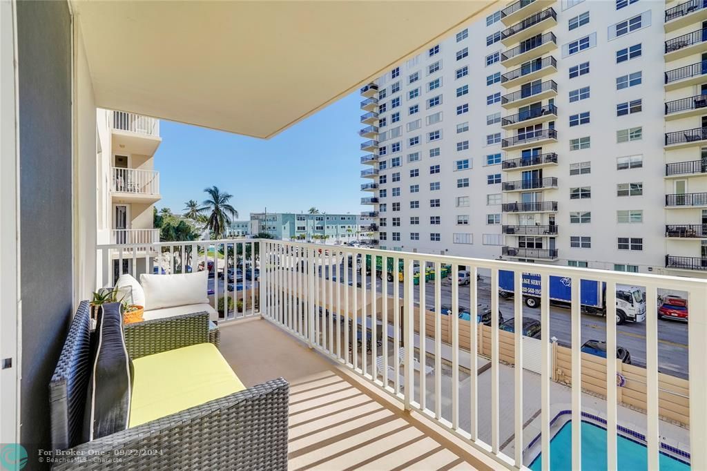 For Sale: $485,789 (2 beds, 2 baths, 1370 Square Feet)