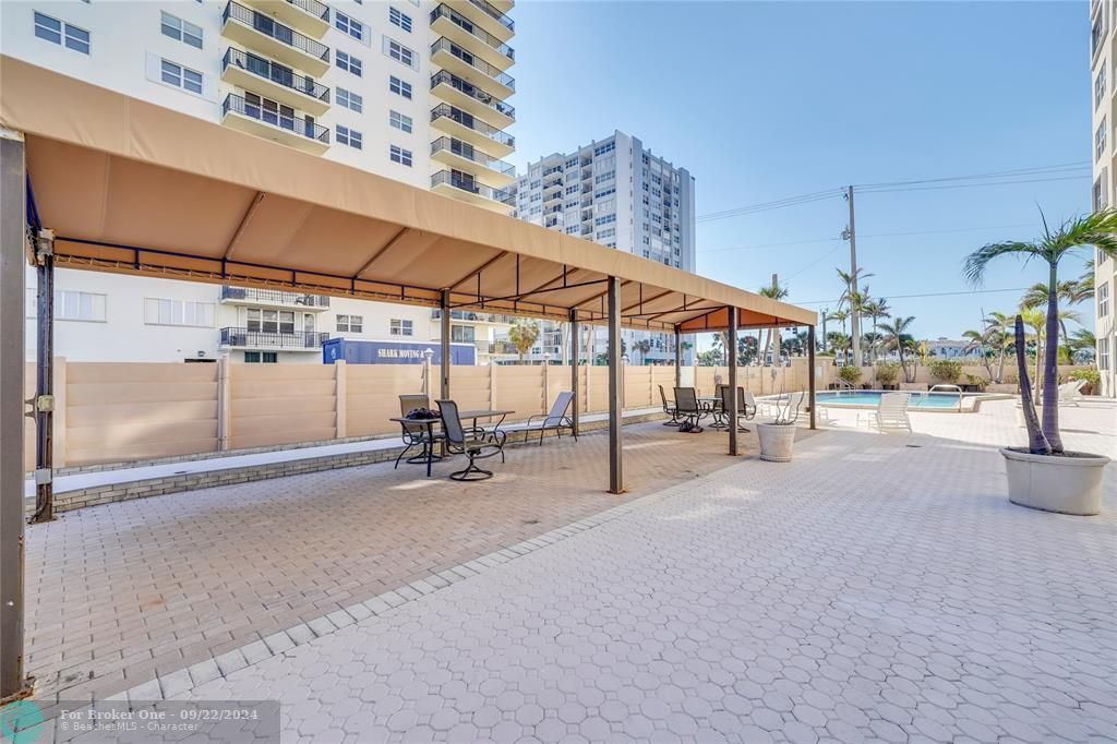 For Sale: $485,789 (2 beds, 2 baths, 1370 Square Feet)