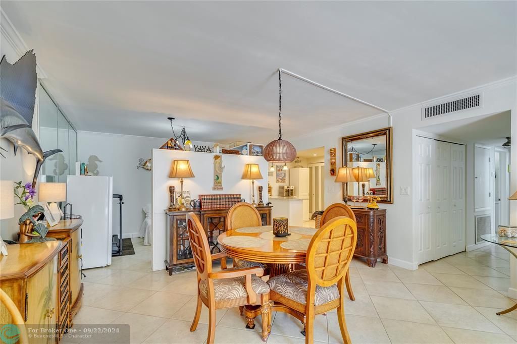 For Sale: $485,789 (2 beds, 2 baths, 1370 Square Feet)