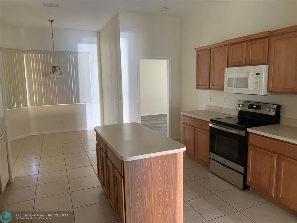 For Rent: $2,650 (4 beds, 3 baths, 2290 Square Feet)