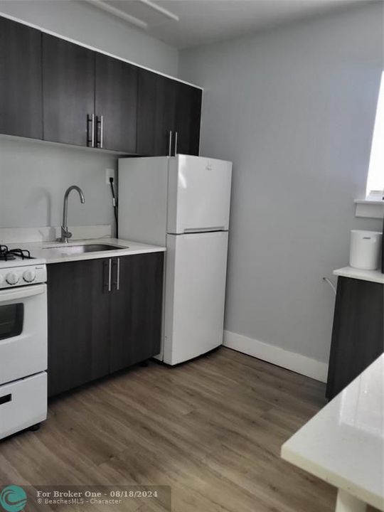 Recently Sold: $1,600 (1 beds, 1 baths, 650 Square Feet)