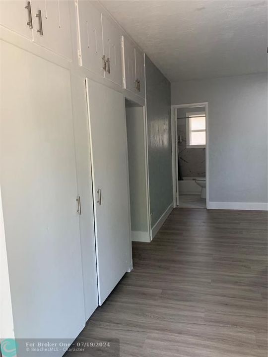 Recently Sold: $1,600 (1 beds, 1 baths, 650 Square Feet)