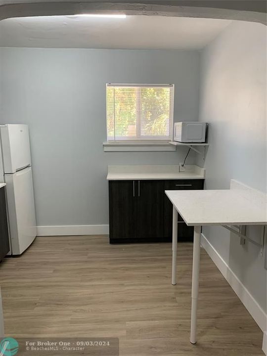 Recently Sold: $1,600 (1 beds, 1 baths, 650 Square Feet)