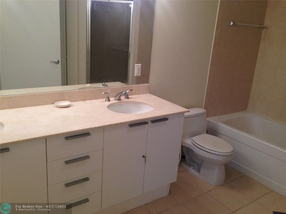 For Sale: $719,000 (1 beds, 1 baths, 1000 Square Feet)