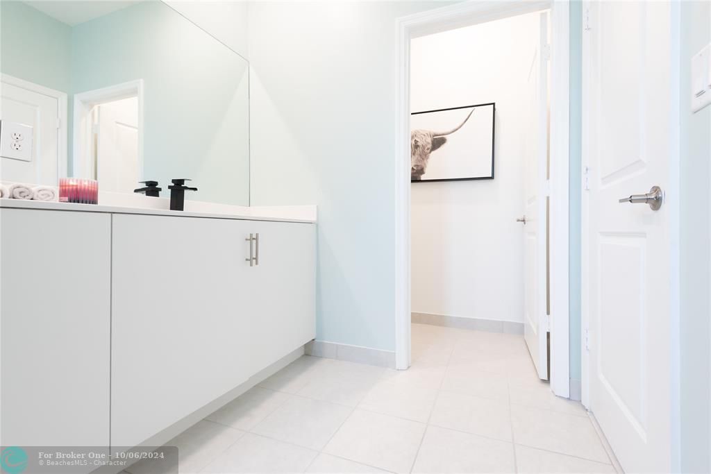 Active With Contract: $465,000 (3 beds, 2 baths, 1827 Square Feet)