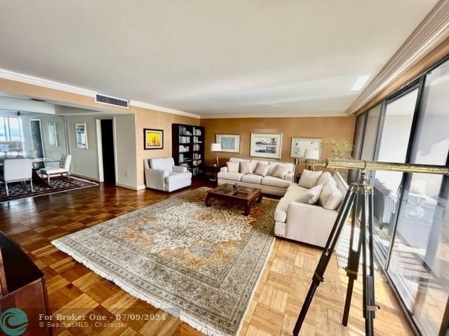 For Sale: $1,375,000 (2 beds, 2 baths, 1642 Square Feet)