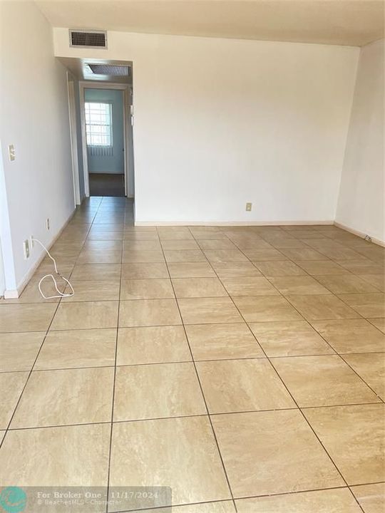 For Rent: $1,600 (2 beds, 1 baths, 861 Square Feet)