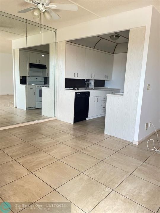 For Rent: $1,600 (2 beds, 1 baths, 861 Square Feet)