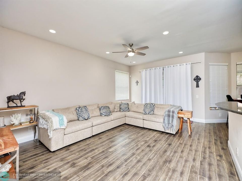 For Sale: $635,000 (4 beds, 2 baths, 2644 Square Feet)