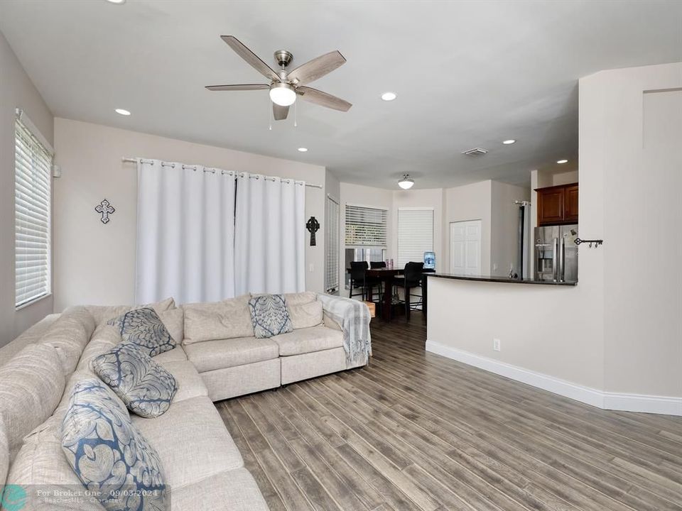 For Sale: $635,000 (4 beds, 2 baths, 2644 Square Feet)