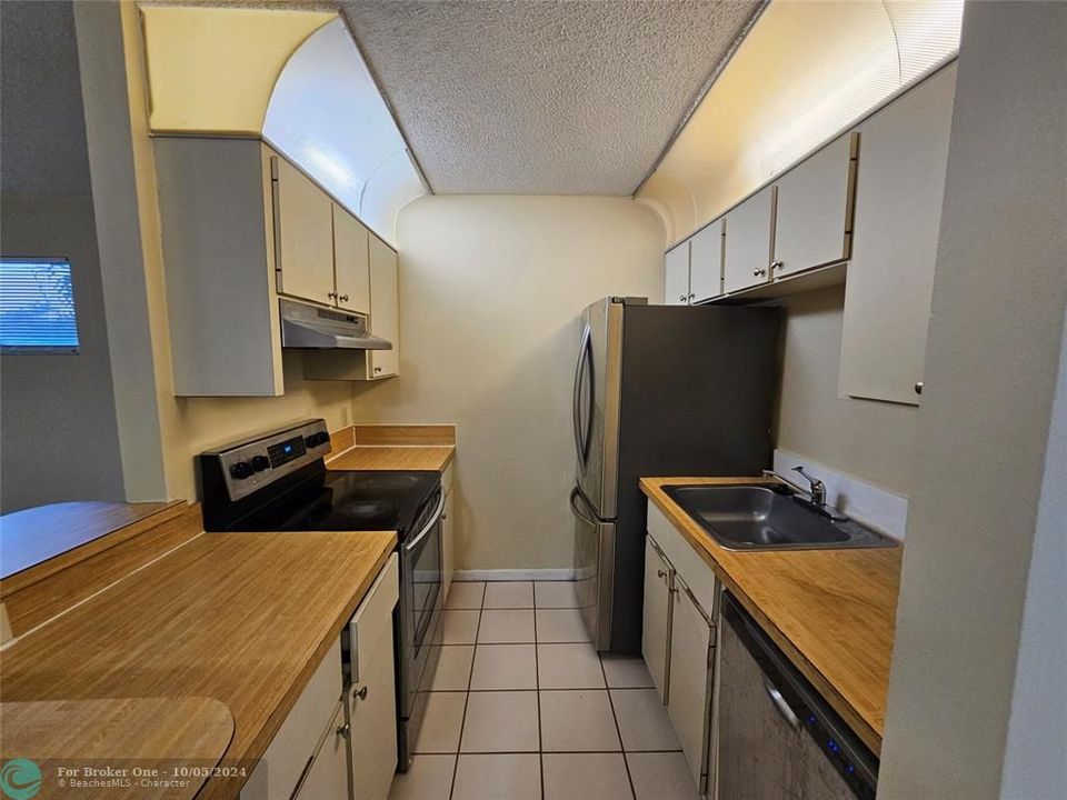 Vendido Recientemente: $198,000 (2 camas, 2 baños, 953 Pies cuadrados)