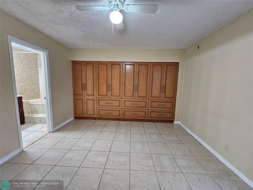 Recently Sold: $198,000 (2 beds, 2 baths, 953 Square Feet)