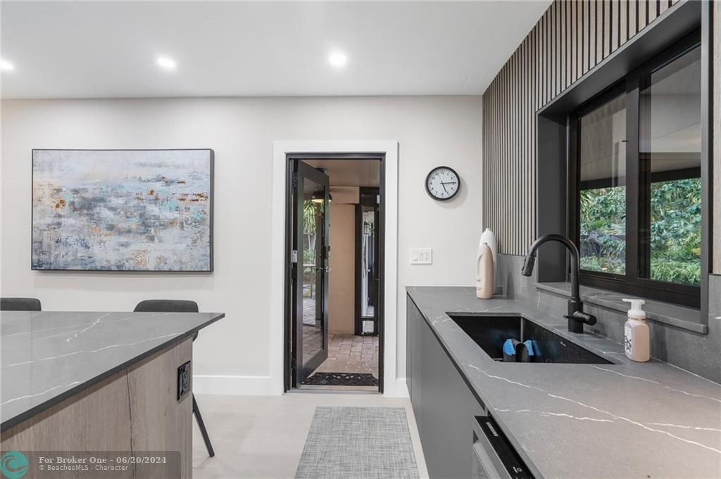 Active With Contract: $7,500 (3 beds, 2 baths, 1439 Square Feet)