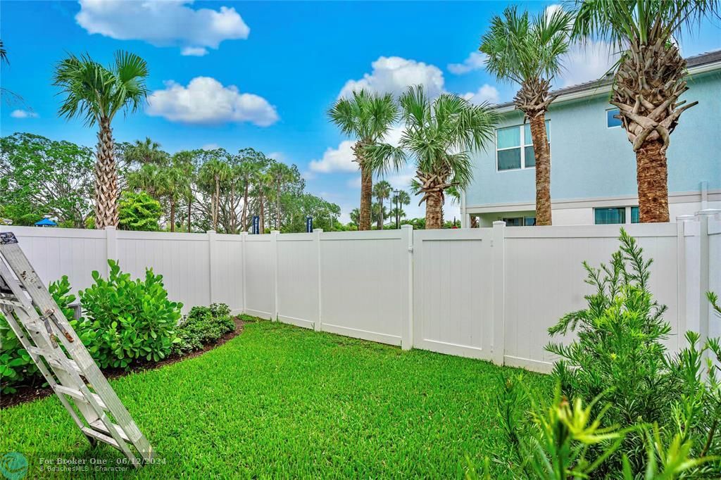 Active With Contract: $695,900 (3 beds, 2 baths, 1966 Square Feet)