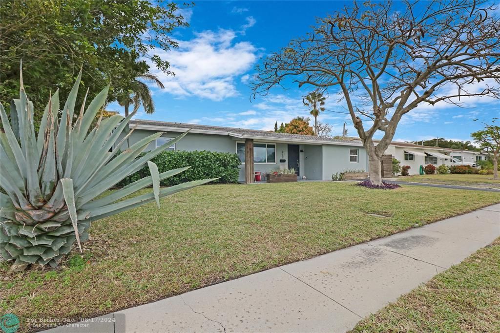 Recently Sold: $625,000 (3 beds, 2 baths, 1416 Square Feet)