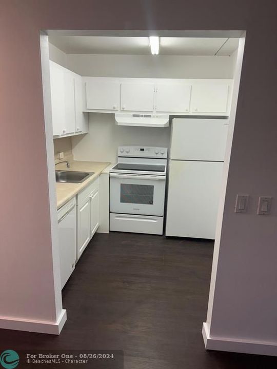 For Sale: $115,000 (1 beds, 1 baths, 600 Square Feet)