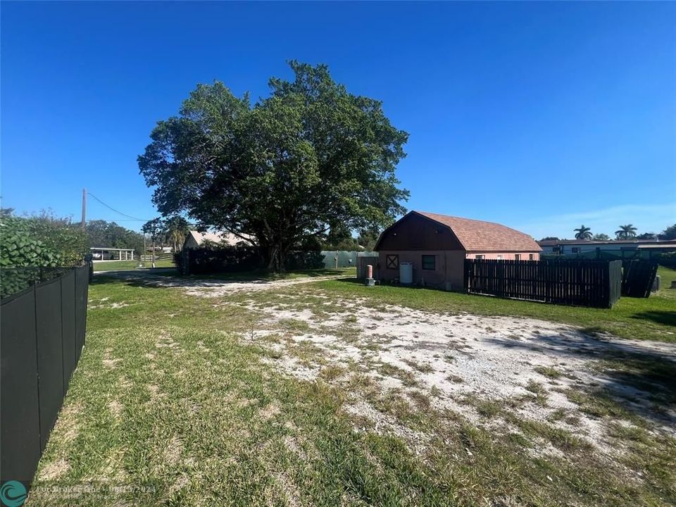 For Sale: $1,475,000 (3 beds, 2 baths, 2426 Square Feet)