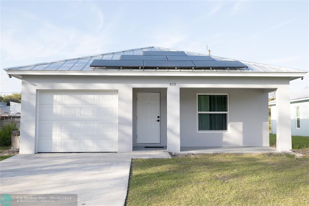 For Sale: $329,999 (3 beds, 2 baths, 1400 Square Feet)