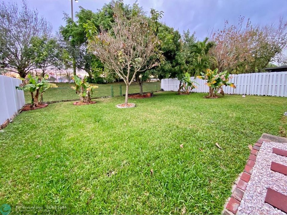 En Venta: $659,000 (3 camas, 2 baños, 2048 Pies cuadrados)