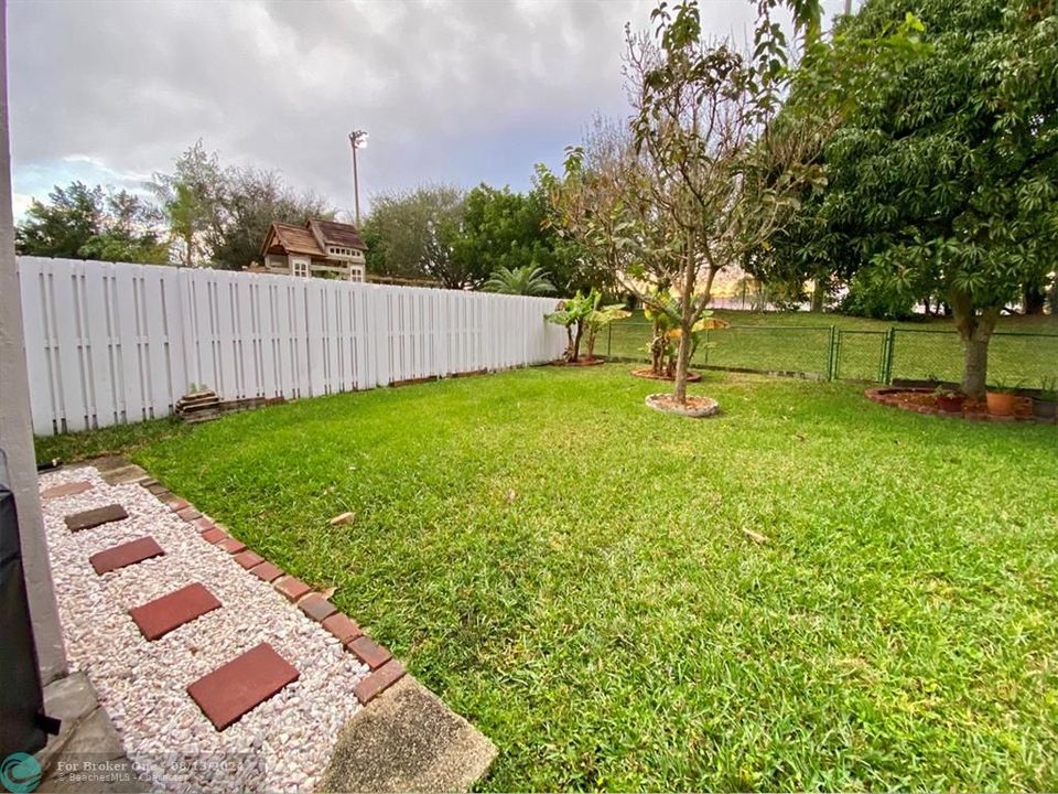 For Sale: $659,000 (3 beds, 2 baths, 2048 Square Feet)