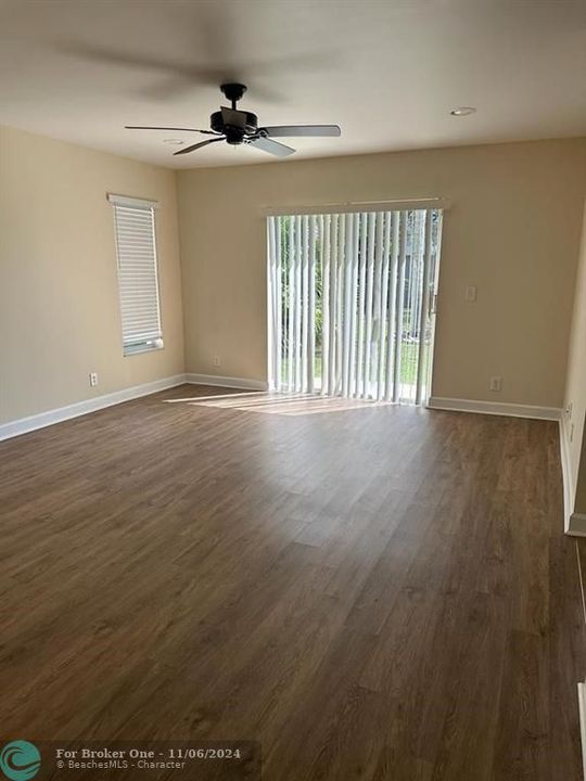 Active With Contract: $3,500 (3 beds, 2 baths, 1565 Square Feet)