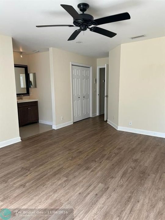 Active With Contract: $3,500 (3 beds, 2 baths, 1565 Square Feet)