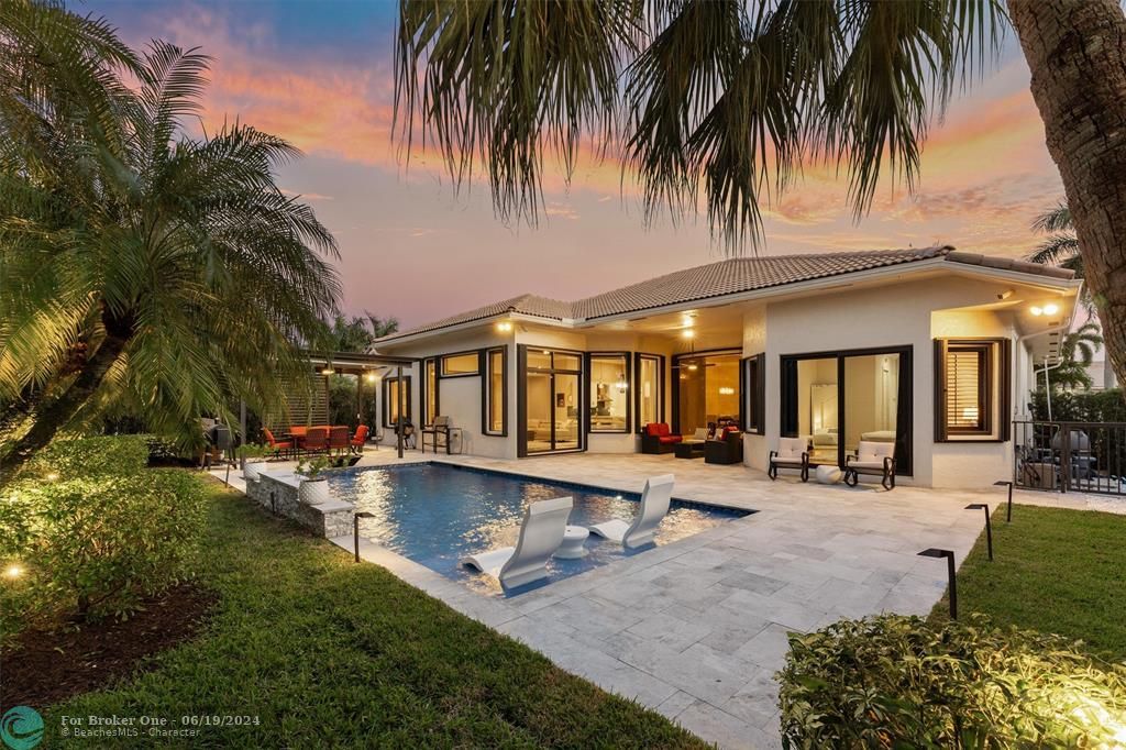 Recently Sold: $1,599,999 (5 beds, 3 baths, 2938 Square Feet)