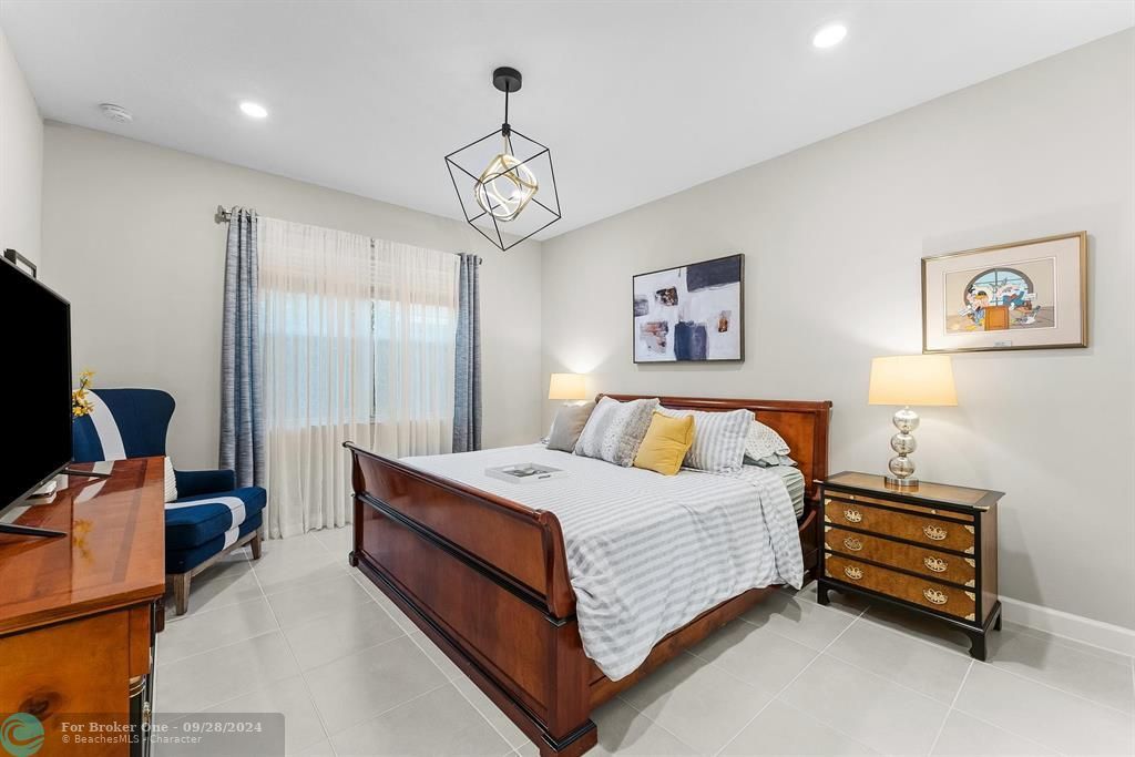 Recently Sold: $459,000 (2 beds, 2 baths, 1319 Square Feet)