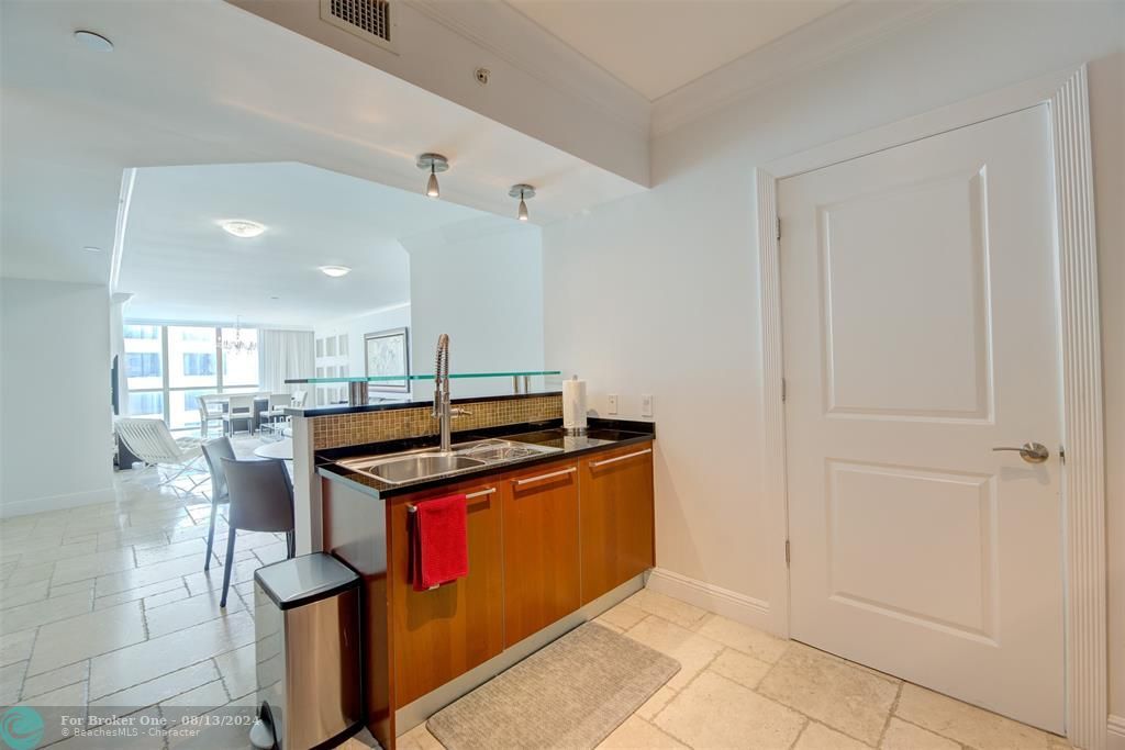 For Sale: $1,199,000 (2 beds, 2 baths, 1733 Square Feet)