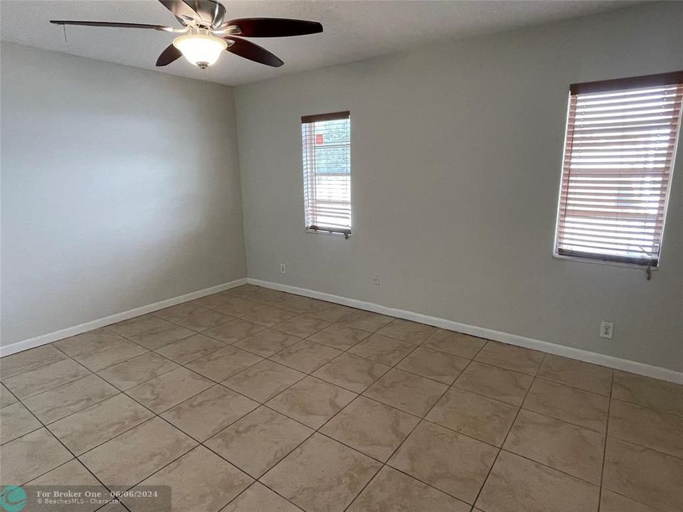 Recently Sold: $2,700 (3 beds, 2 baths, 1256 Square Feet)