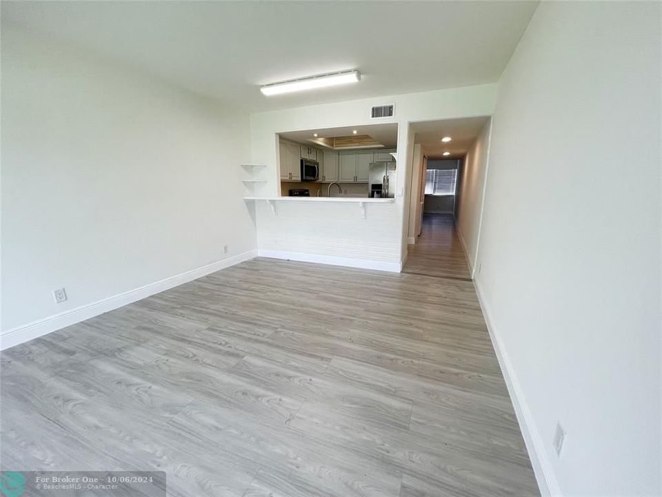 Activo con contrato: $219,999 (2 camas, 2 baños, 1336 Pies cuadrados)