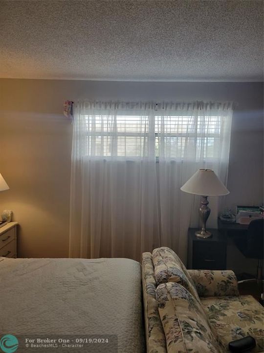 Active With Contract: $79,000 (2 beds, 2 baths, 904 Square Feet)